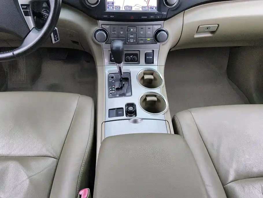Toyota Highlander 2014 — фото 16