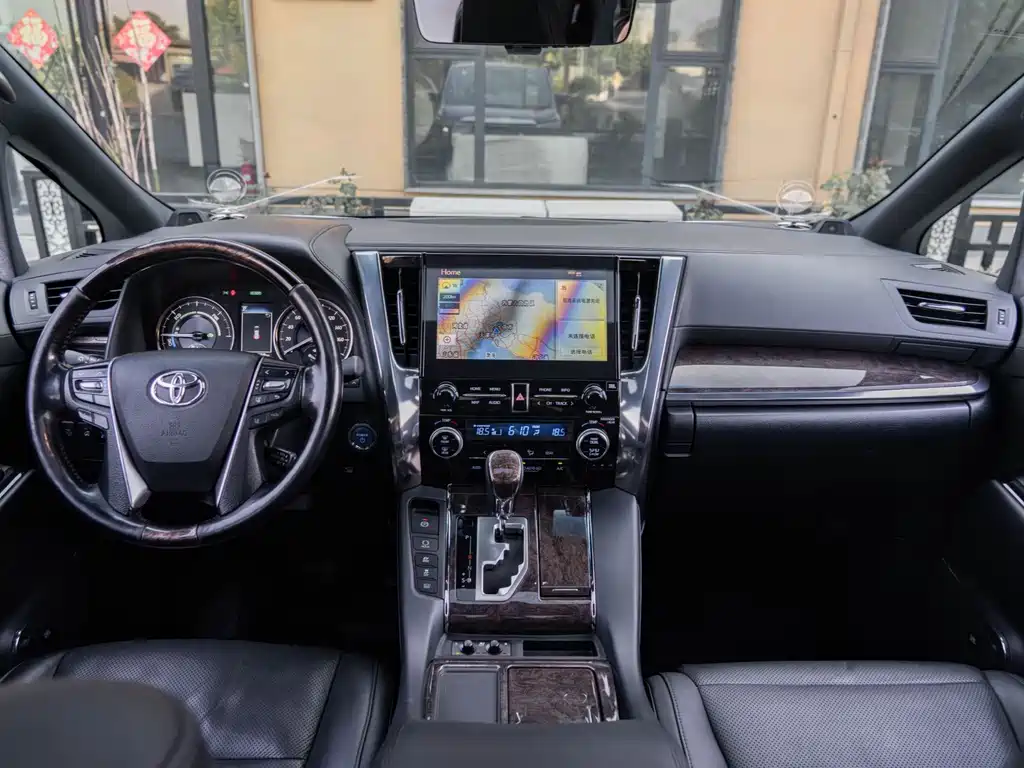 Toyota Alphard 2021 — фото 19