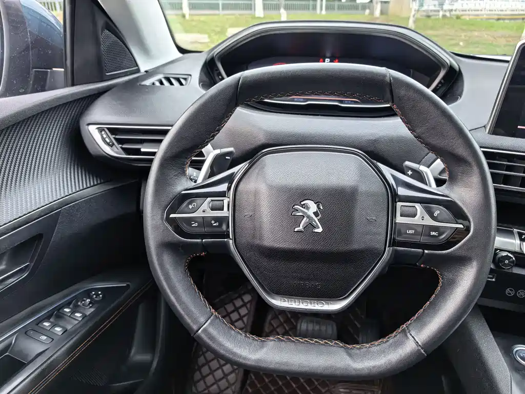Peugeot 5008 2018 — фото 10