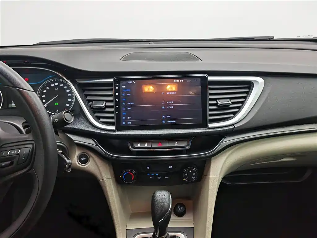 Buick Excelle 2019 — фото 12