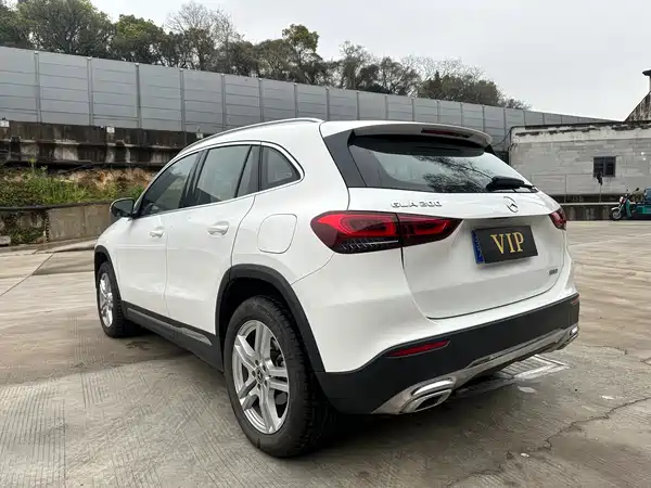 Mercedes-Benz GLA 2023