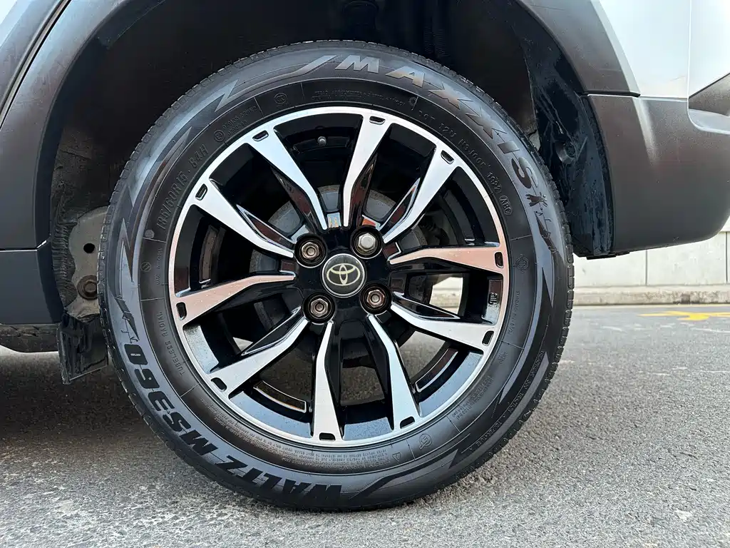 Toyota Yaris L 2022 — фото 22