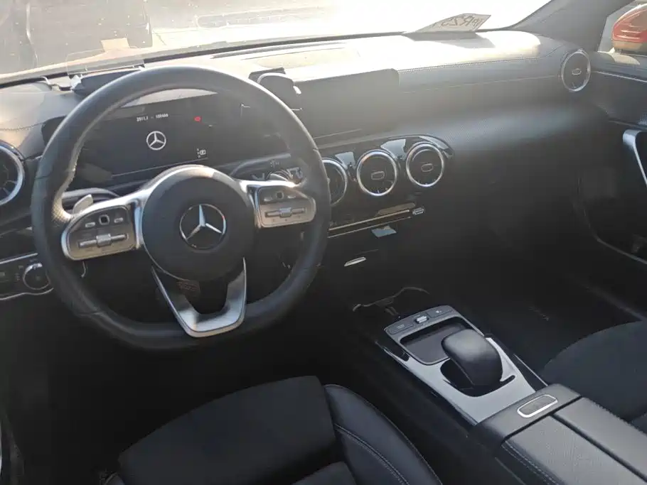 Mercedes-Benz A-Class 2020 — фото 12