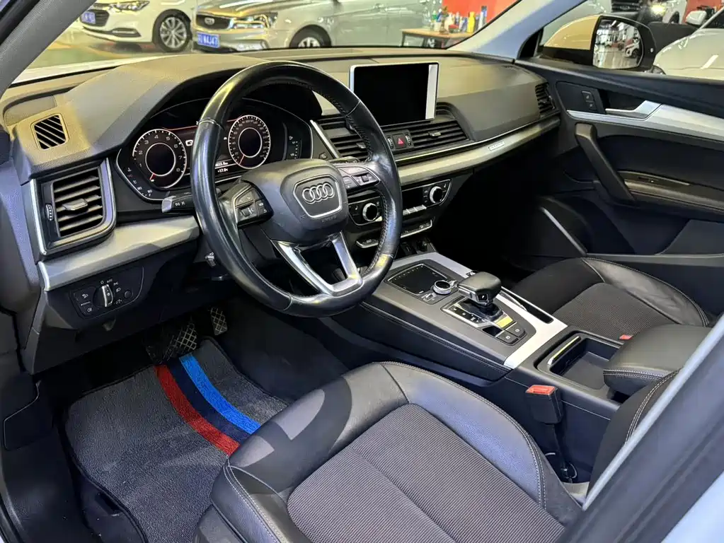 Audi Q5L 2019 — фото 4