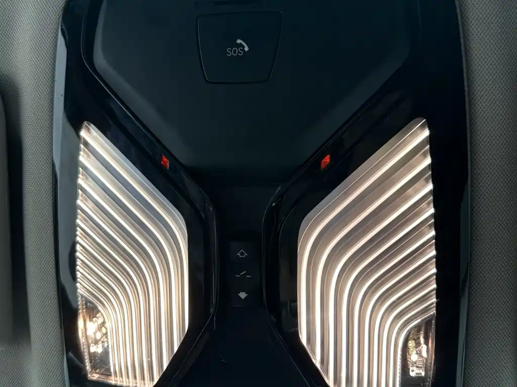 BMW 3 Series 2023 — фото 17