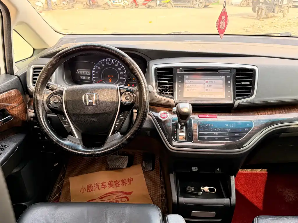 Honda Odyssey 2015 — фото 14
