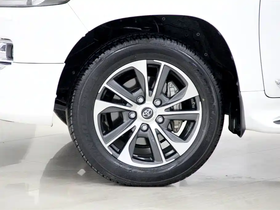 Toyota Land Cruiser 2020 — фото 27