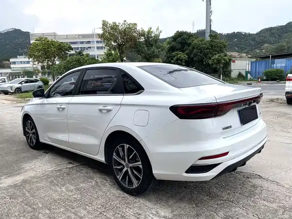 Geely Emgrand 2023