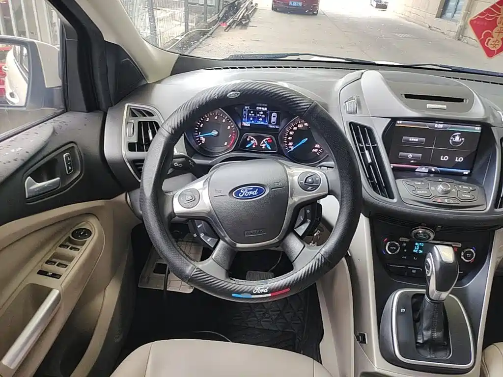Ford Kuga 2014 — фото 7