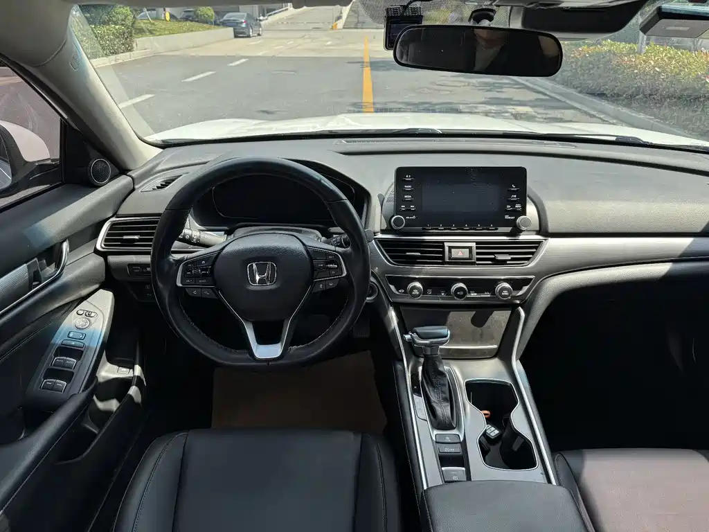 Honda Accord 2020 — фото 14