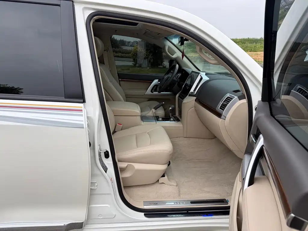 Toyota Land Cruiser 2018 — фото 26