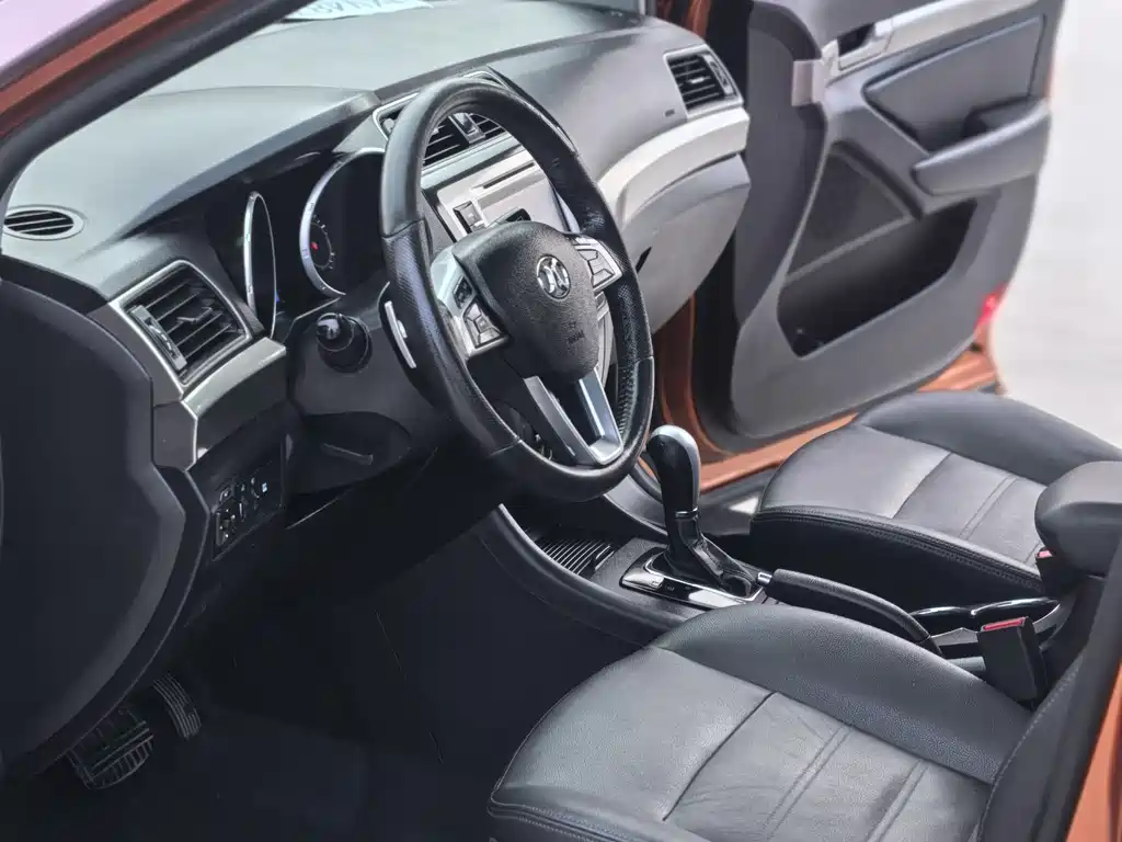 BAIC Senova X65 2015 — фото 11