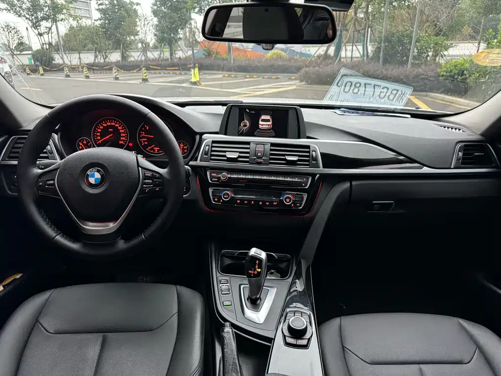 BMW 3 Series 2017 — фото 7