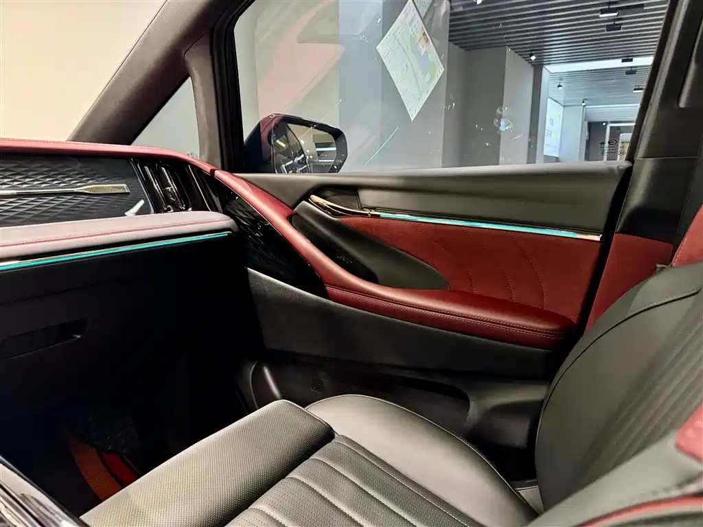 GAC Motor Trumpchi M8 2025 — фото 26
