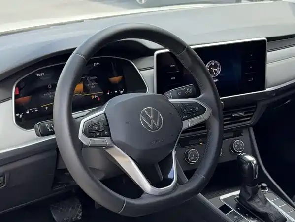 Volkswagen Bora 2024