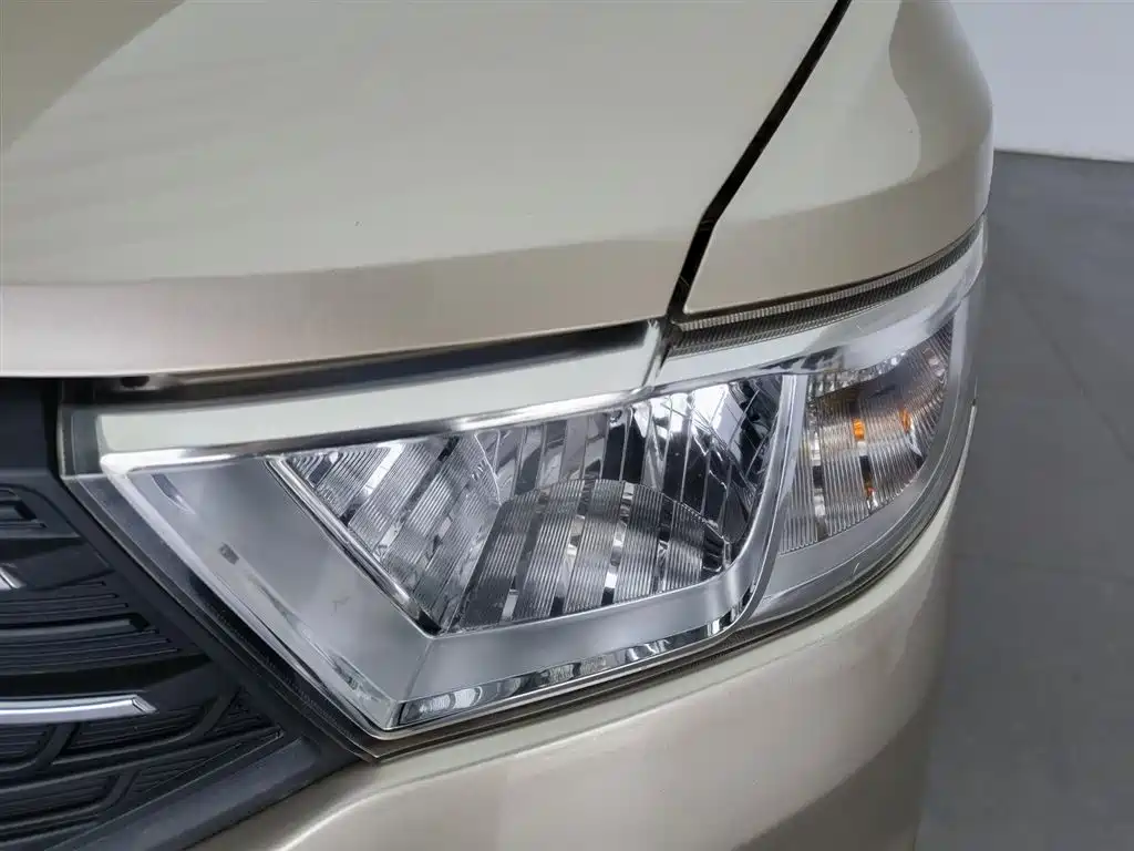 Wuling Hongguang V 2020 — фото 7