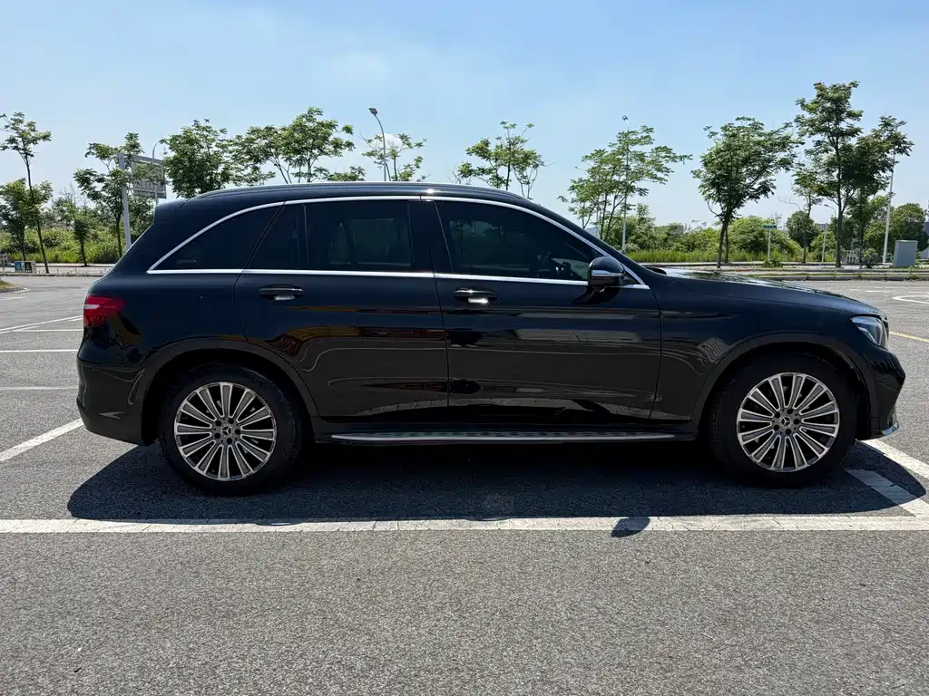Mercedes-Benz GLC 2017 — фото 16