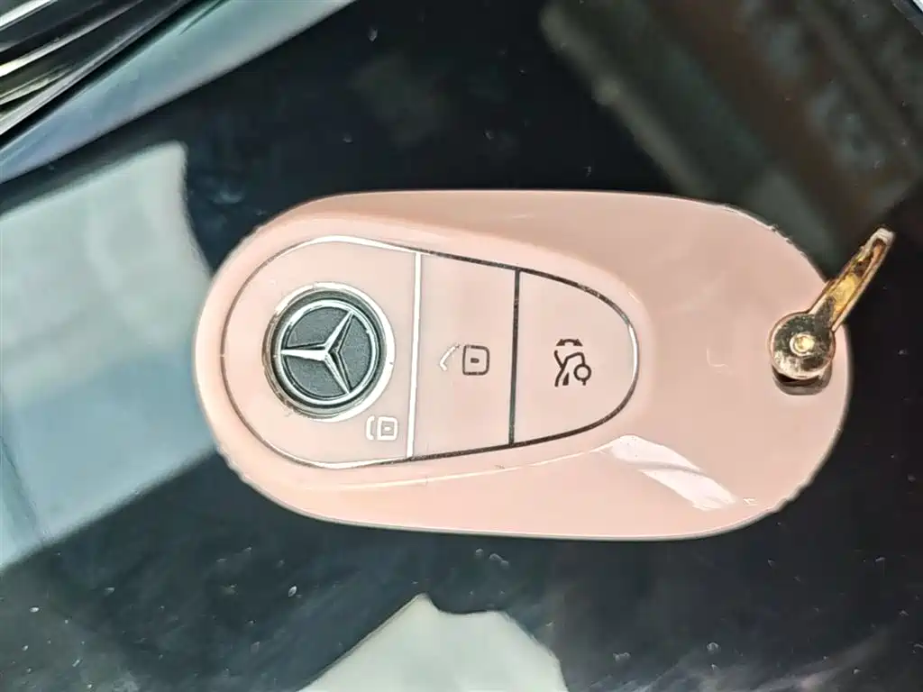 Mercedes-Benz C-Class 2023 — фото 9