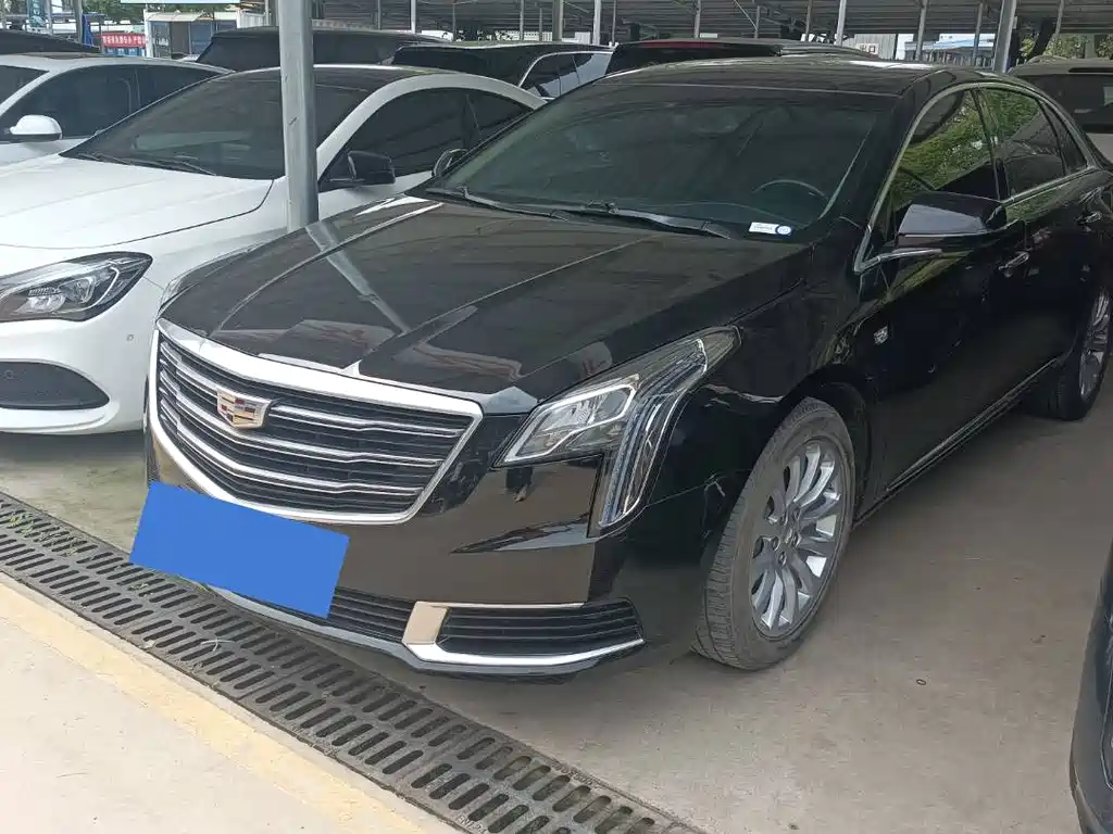 Cadillac XTS 2018 — фото 1