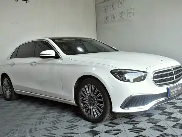 Mercedes-Benz E-Class 2022