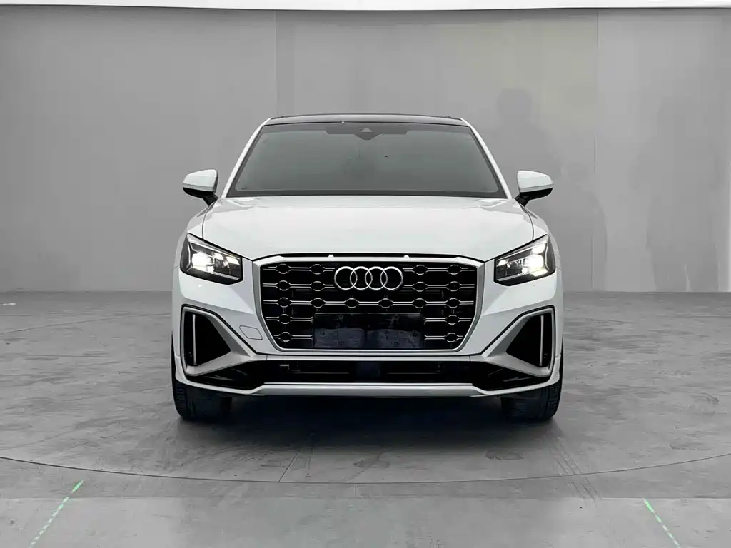 Audi Q2L 2022 — фото 2
