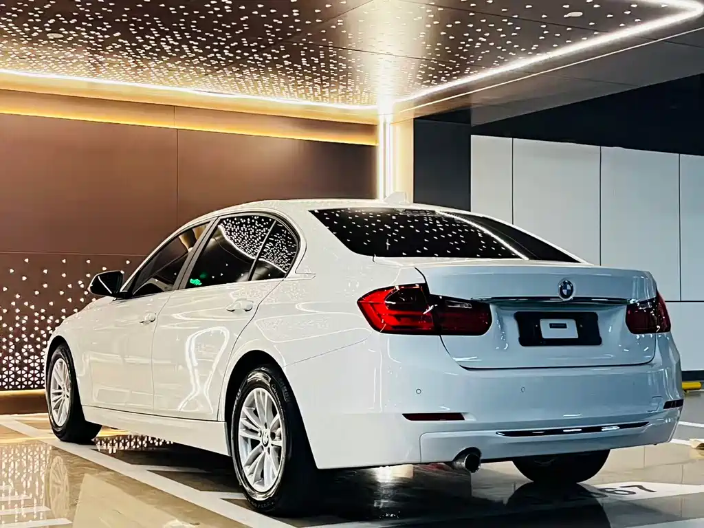BMW 3 Series 2015 — фото 26
