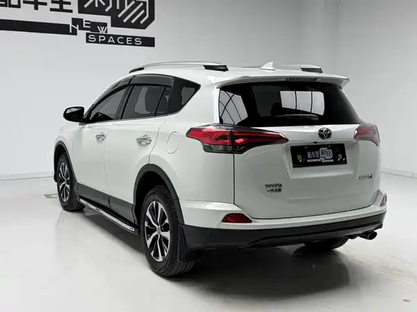 Toyota RAV4 2016