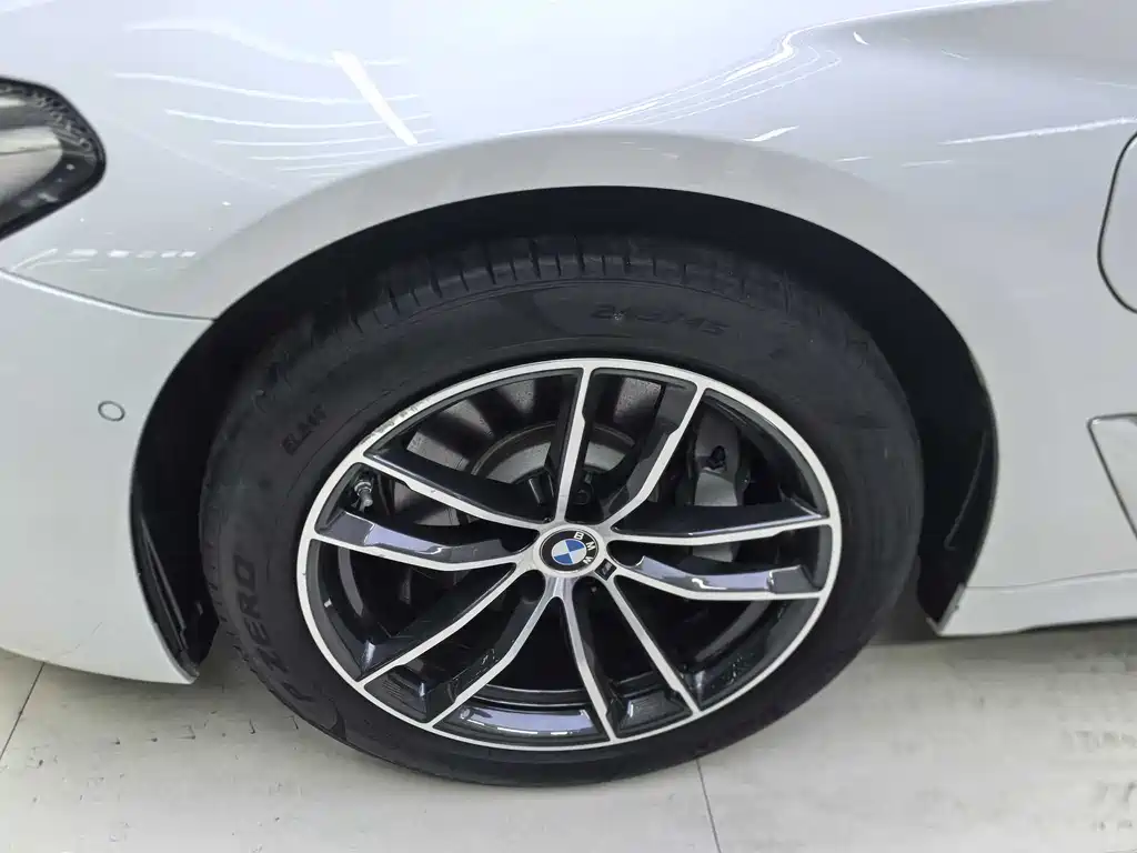 BMW 5 Series New Energy 2021 — фото 22