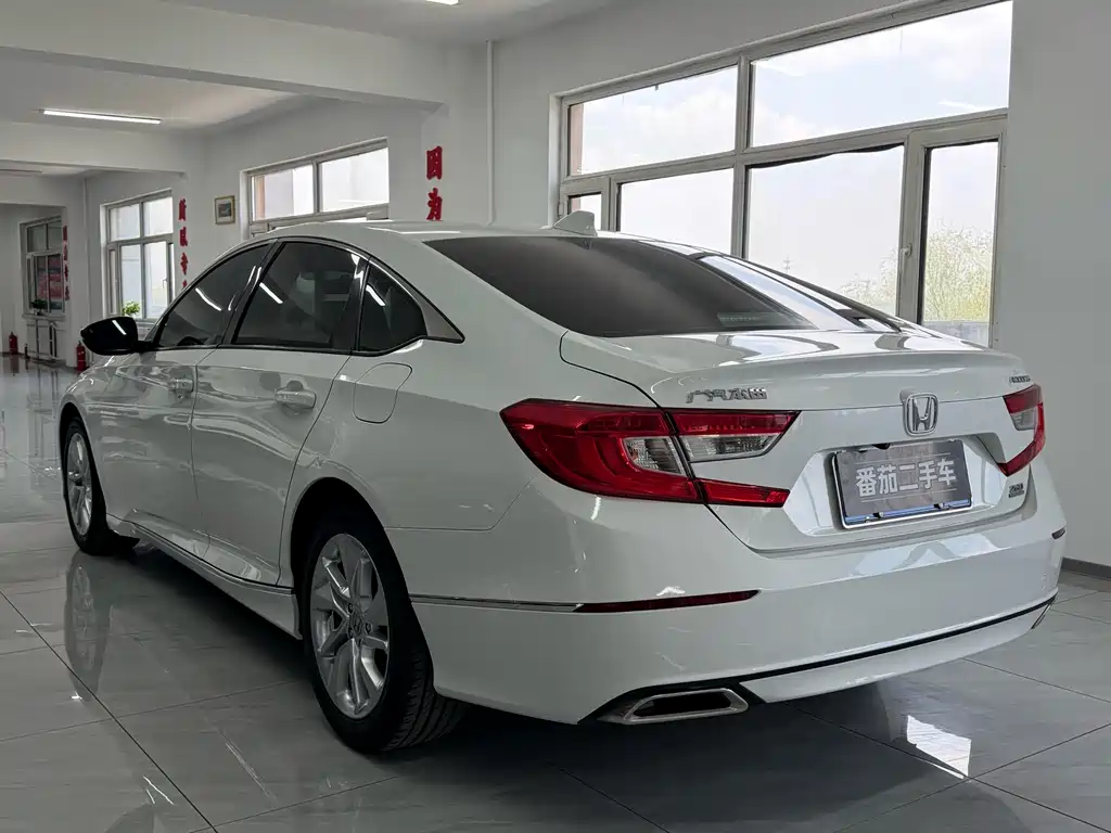 Honda Accord 2019 — фото 11