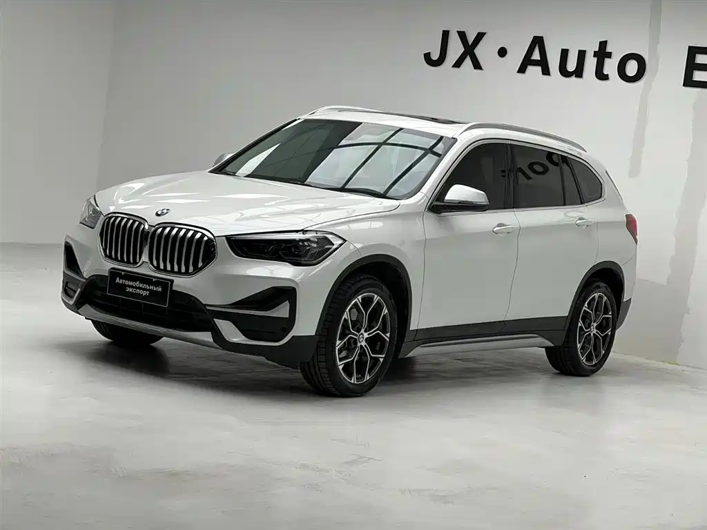 BMW X1 2022 — фото 1