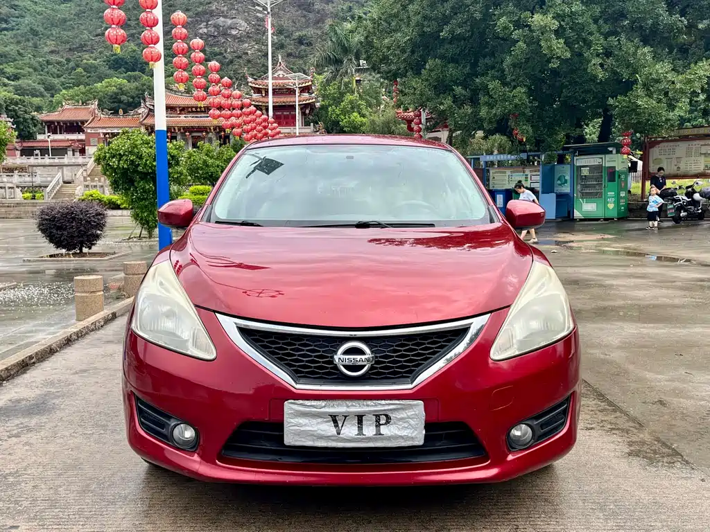 Nissan Tiida 2014