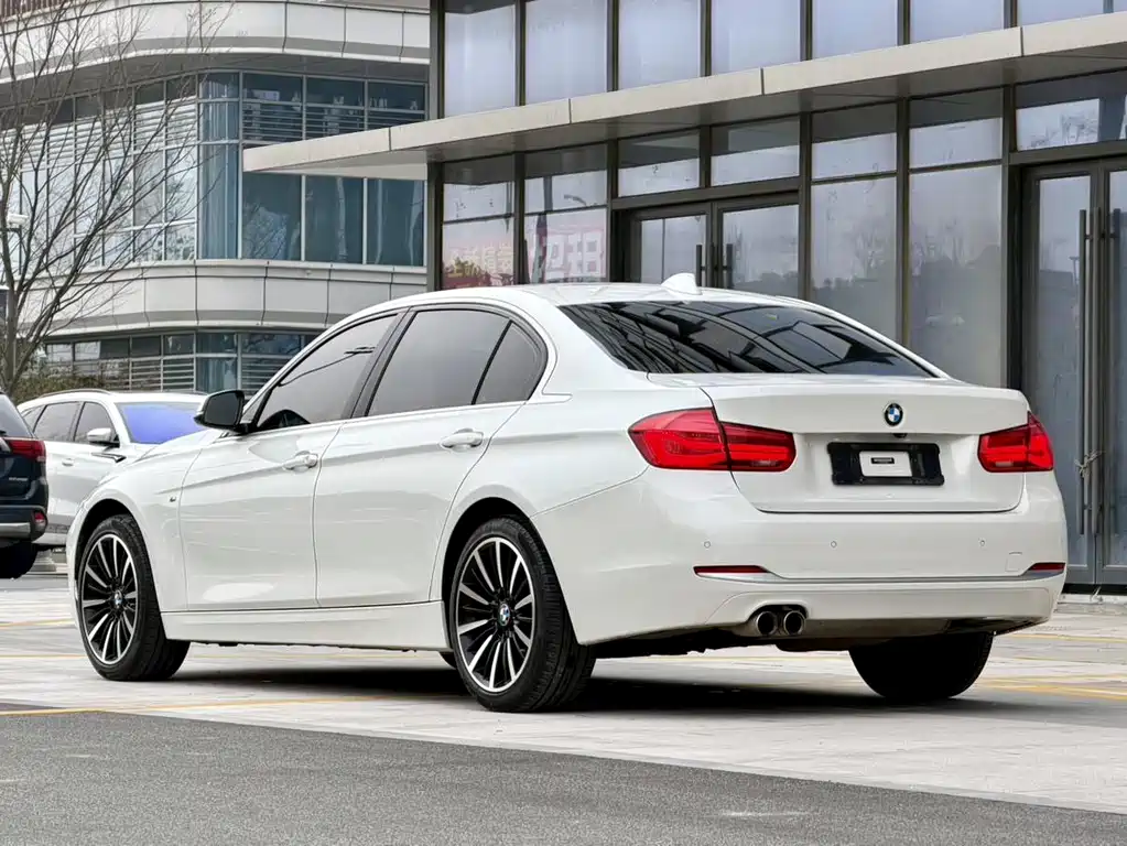 BMW 3 Series 2018 — фото 4