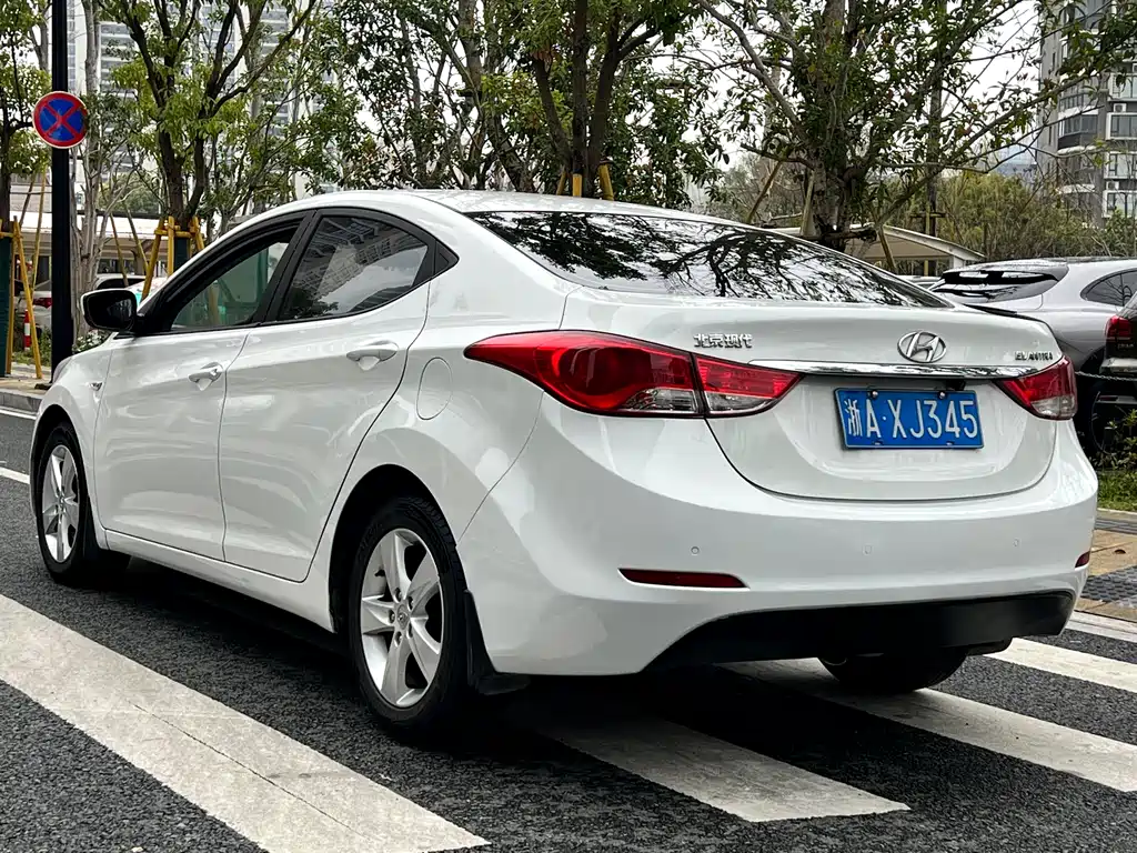 Hyundai Elantra Langdong 2014 — фото 7