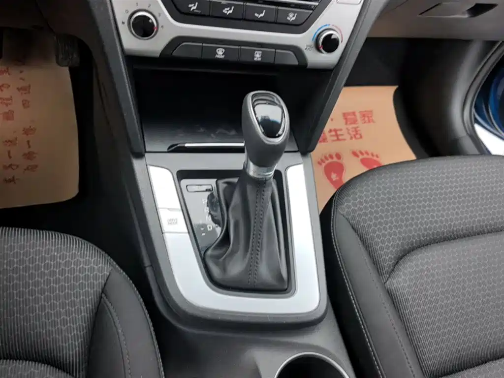 Hyundai Elantra 2018 — фото 14