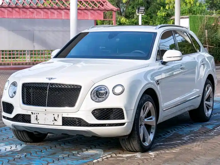 Bentley Bentayga 2019 — фото 1