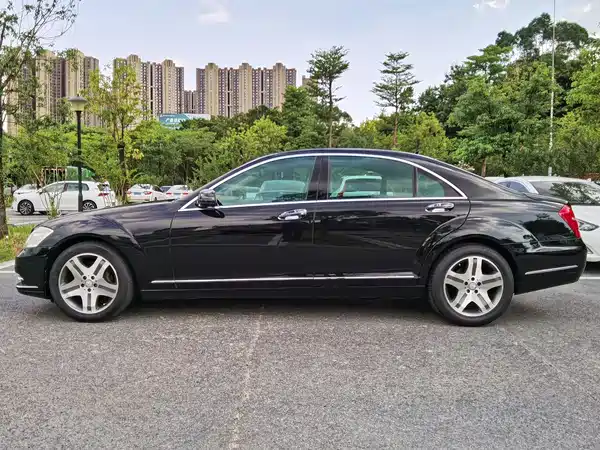 Mercedes-Benz S-Class 2010
