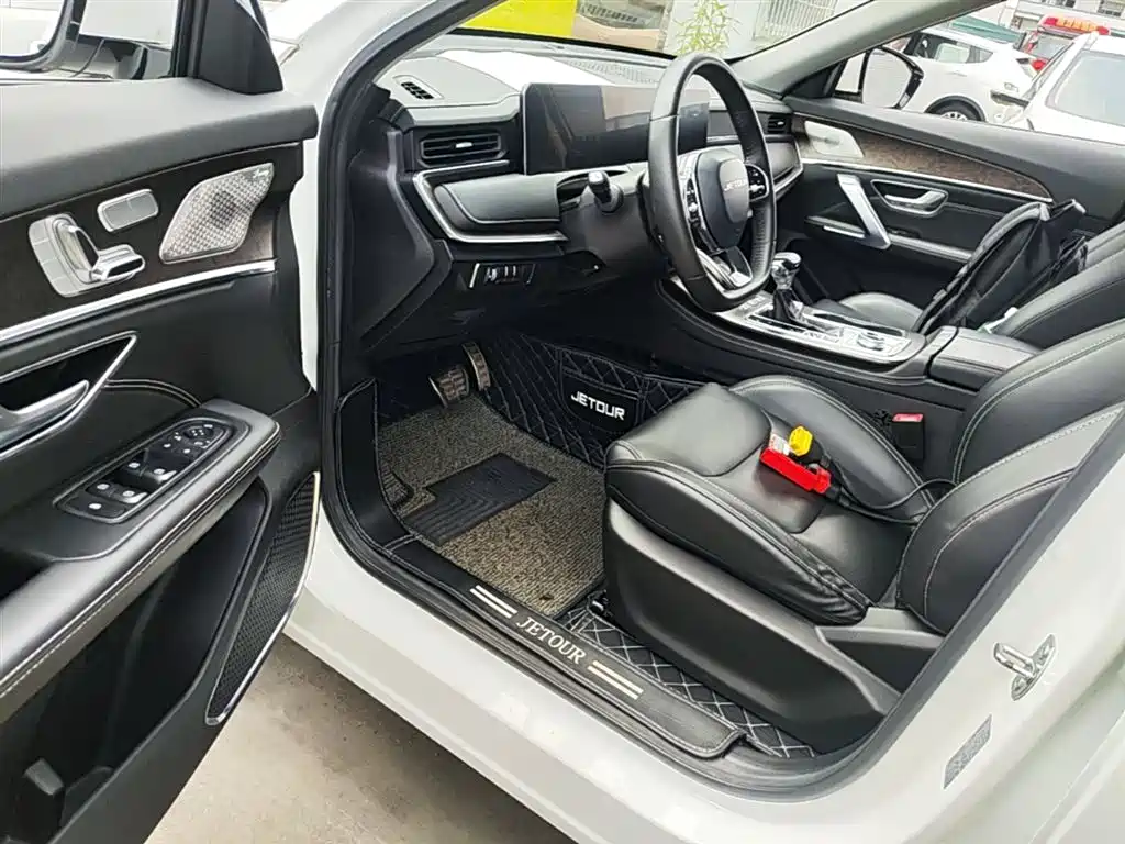 Jetour X70 PLUS 2021 — фото 16