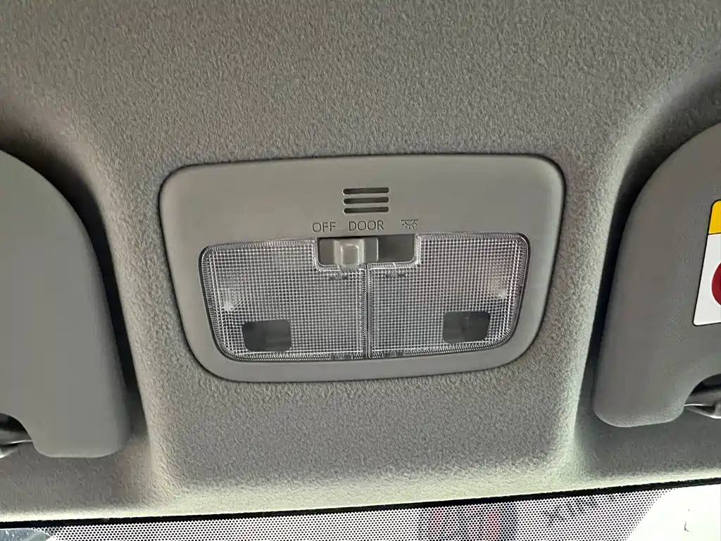 Toyota Yaris L 2020 — фото 15