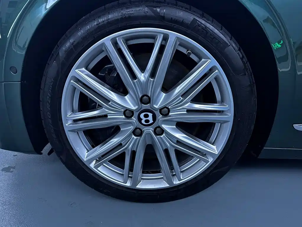 Bentley Flying Spur 2020 — фото 17