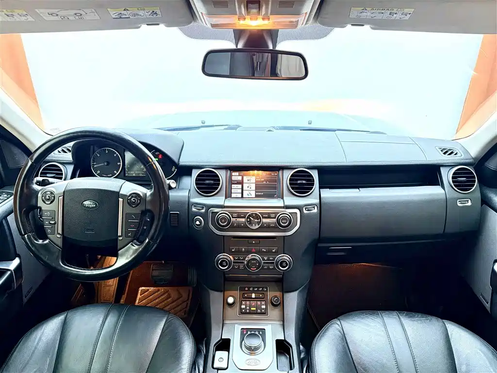 Land Rover Discovery 2013 — фото 9