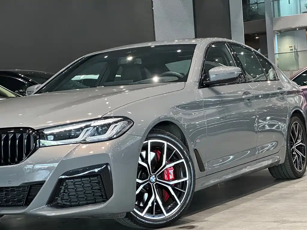 BMW 5 Series 2022 — фото 7