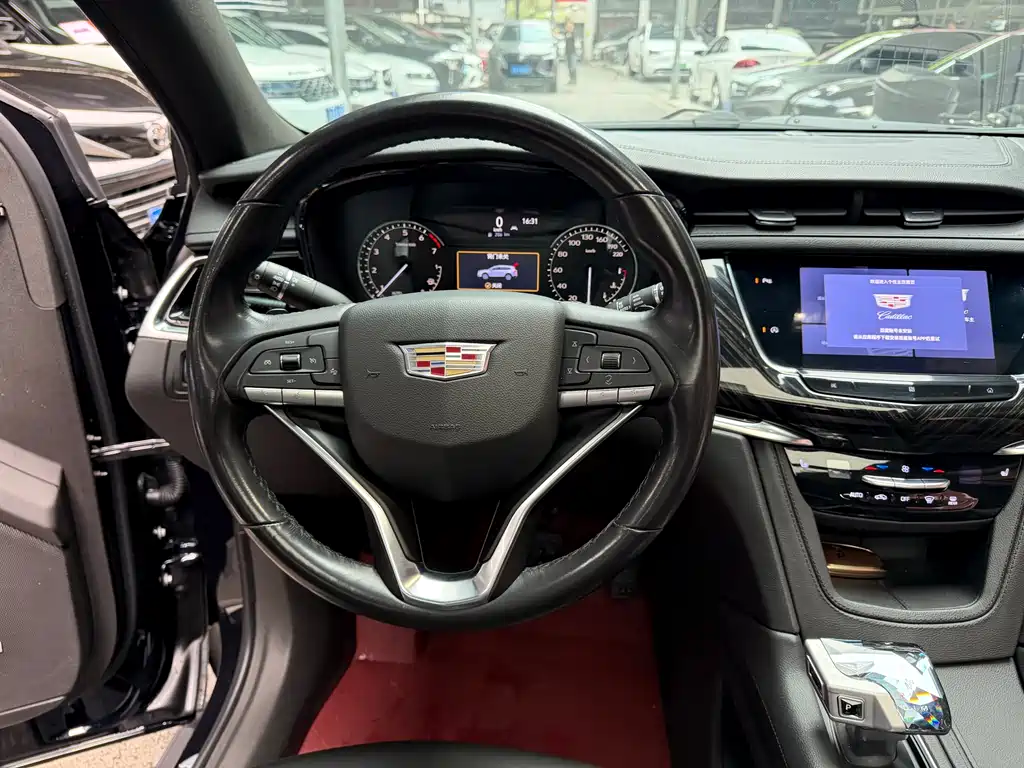 Cadillac XT6 2021 — фото 17