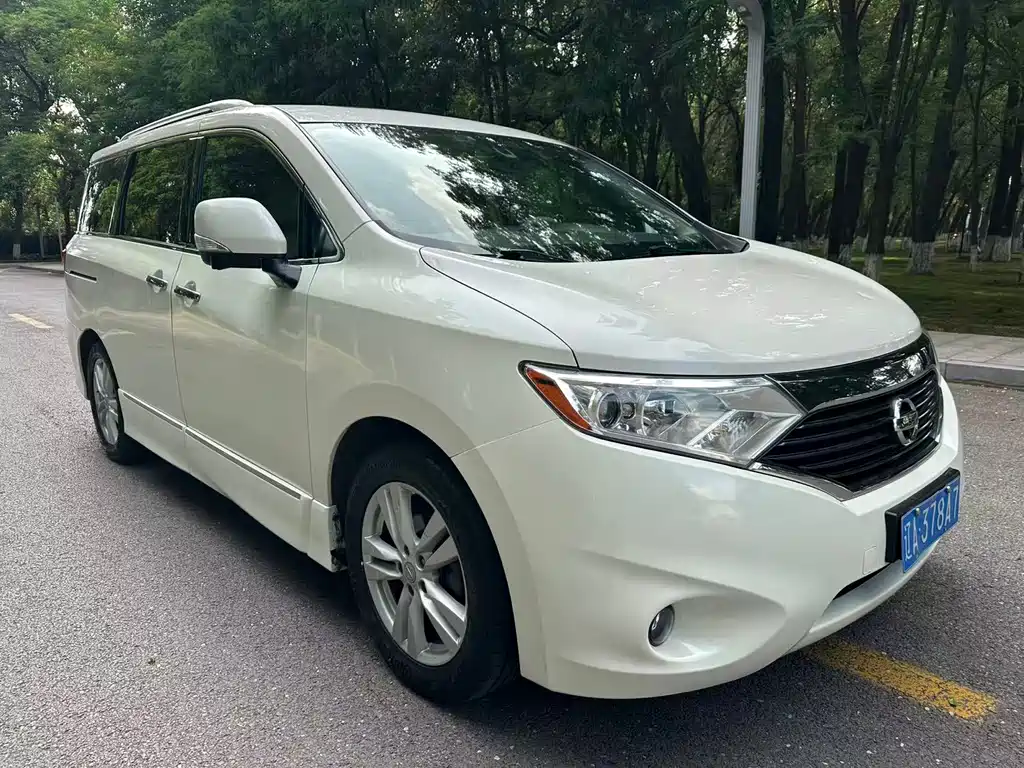 Nissan Quest 2016