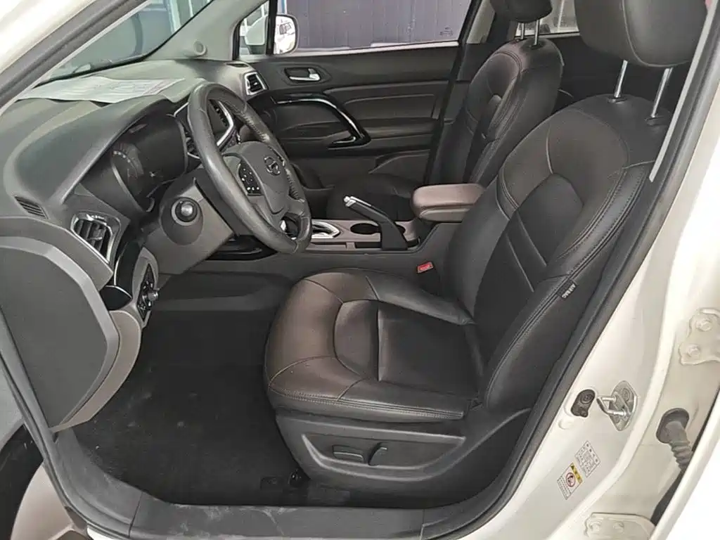 GAC Trumpchi GS4 2016 — фото 15