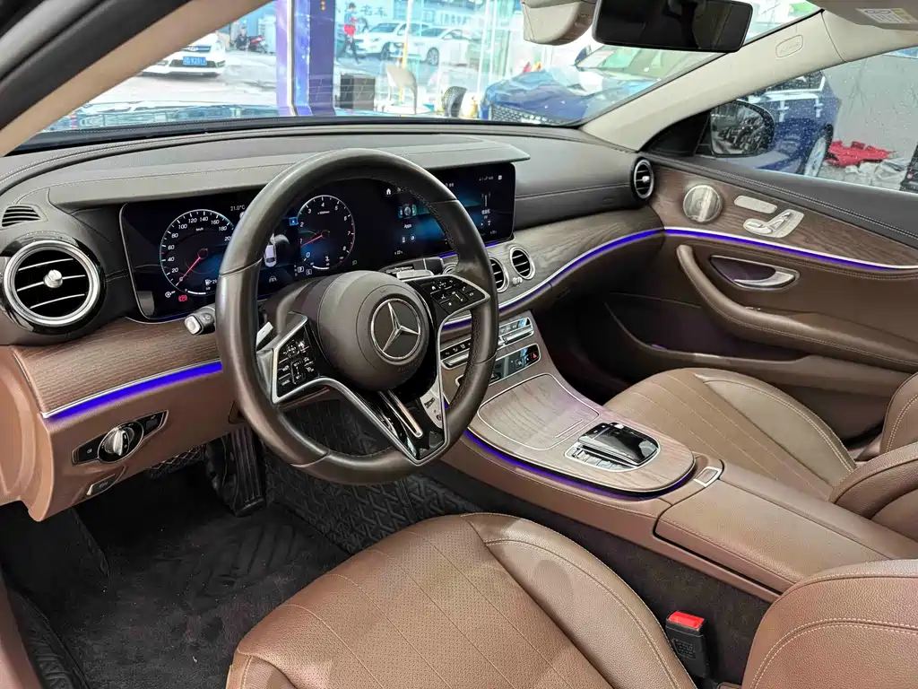 Mercedes-Benz E-Class 2023 — фото 7