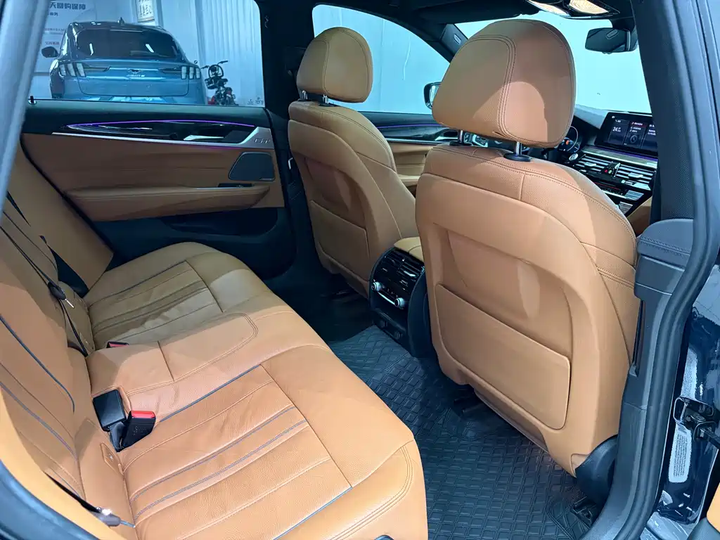 BMW 6 Series GT 2019 — фото 17