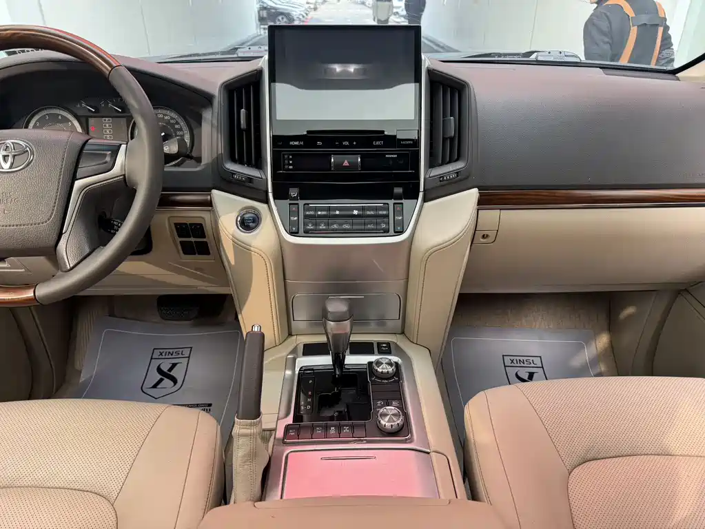 Toyota Land Cruiser 2018 — фото 13