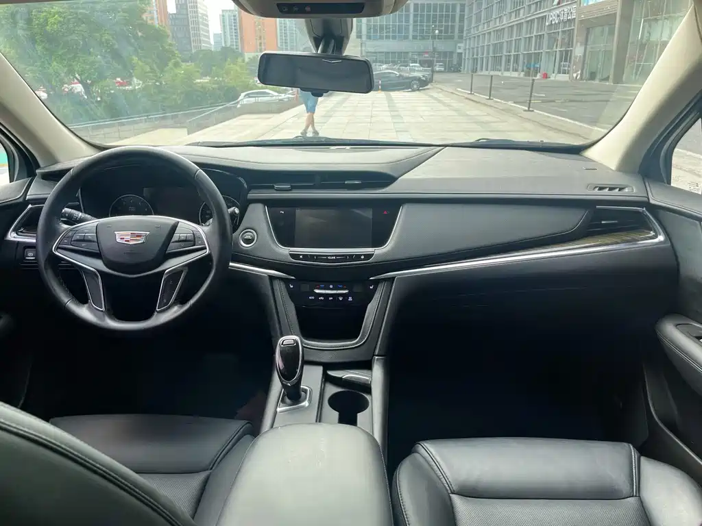 Cadillac XT5 2019 — фото 12