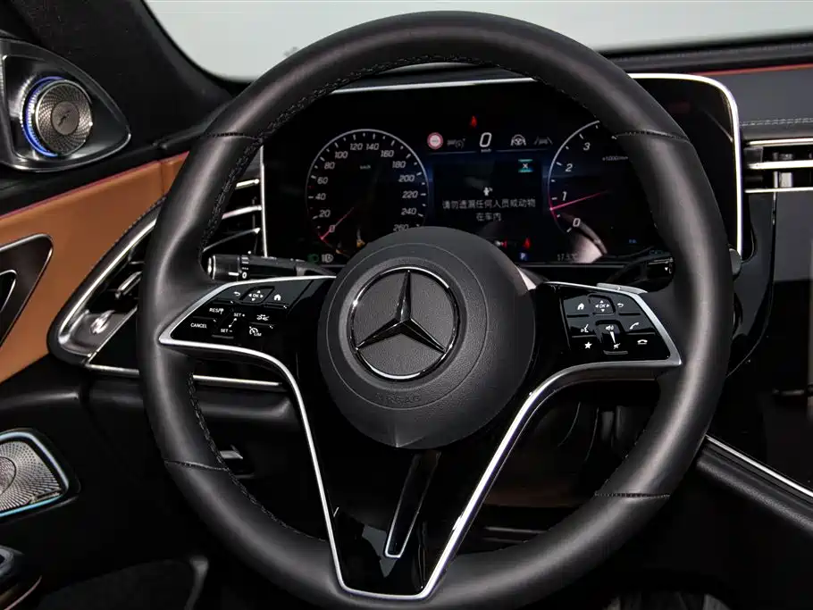 Mercedes-Benz E-Class 2025 — фото 14