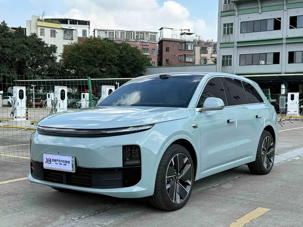 Li Auto Li L6 2025